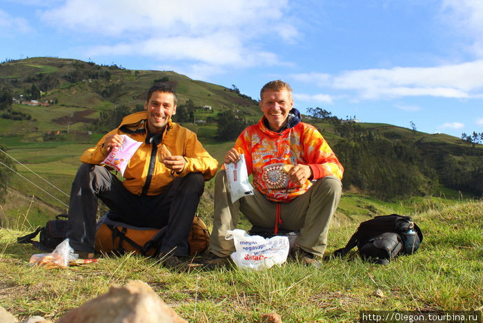 Олег Семичев и Валерий Шанин, перекус с видом, которым любовались Инки Ингапирка, Эквадор
