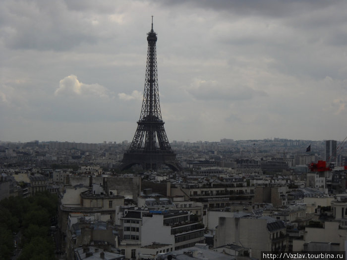 Эйфелева башня и её окрестности Париж, Франция