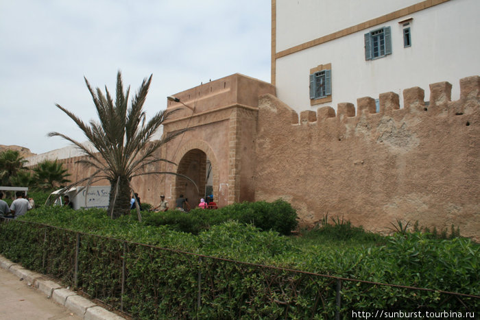 Крепостная стена старого города Эссуэйра, Марокко
