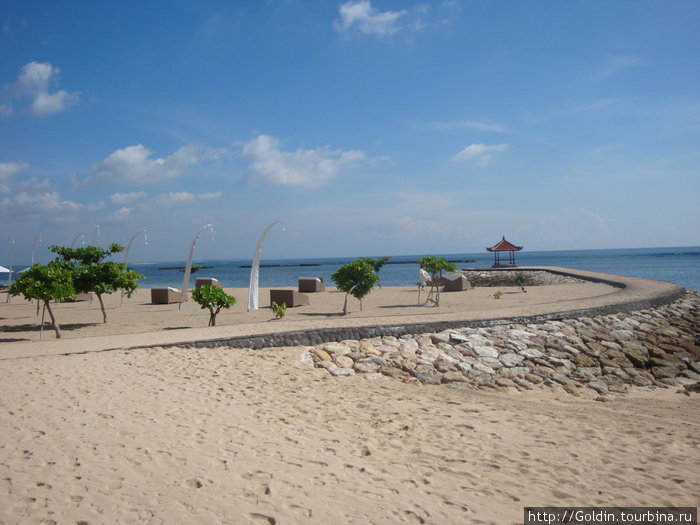 пляж возле отеля Нуса-Дуа, Индонезия