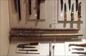 Разный холодняк, заточки, ножи, замаскированные под авторучки, разное замаскированное оружие для скрытого ношения.
