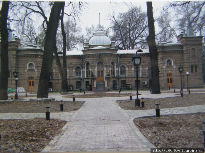 Резиденция царя Николая 2ого. Здание уцелело при землятрясении. Ташкент, Узбекистан