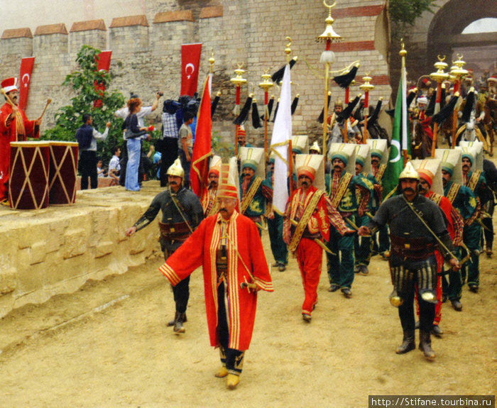 ежегодная историческая реконстукция захвата константинополя турками-османами 29 мая 1453 года Стамбул, Турция