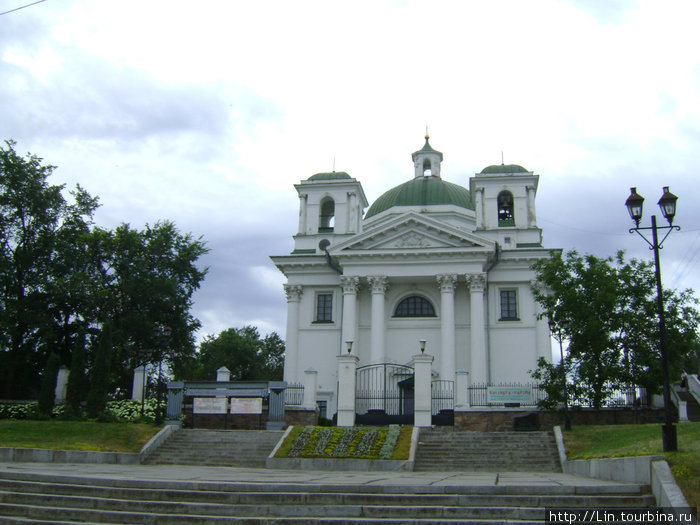 Костел Св. Иоанна Крестителя (1812г), расположенный на Замковой горе там, где находилась «белая церковь», давшая название городу. Белая Церковь, Украина