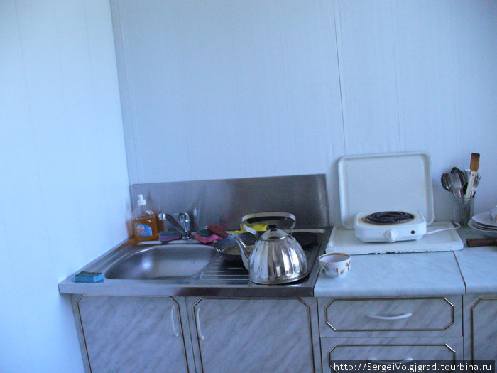 Июль Гагры 2009 г.  Квартира из Нутри . Кухня  .Телефон  хозяки в описании поездки . Гагра, Абхазия