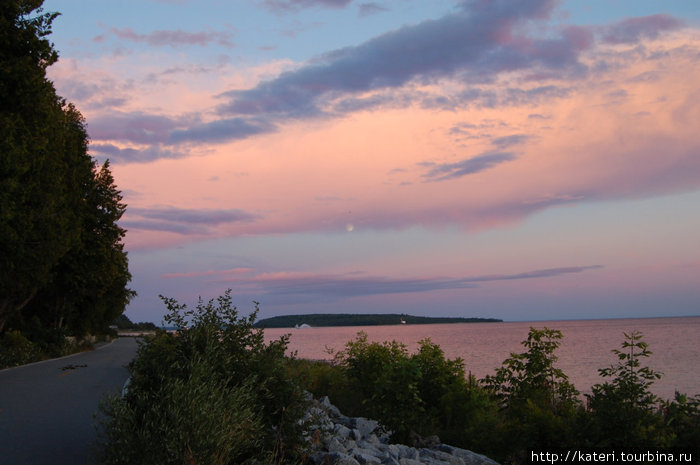 Единение с природой на острове Mackinac, MI Остров Макино, CША