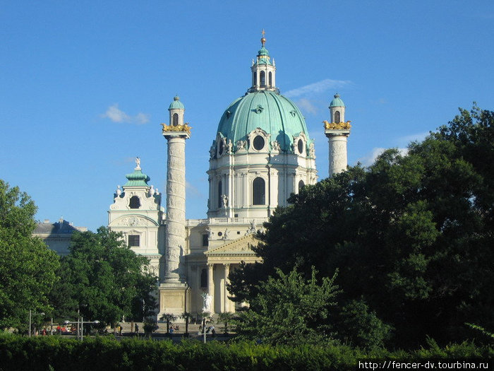 Карлскирхен — главное сооружение Карлсплатц и Карлспарка Вена, Австрия