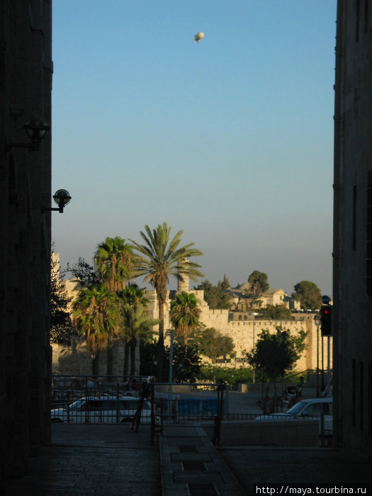 Уже видны стены старого города Иерусалим, Израиль