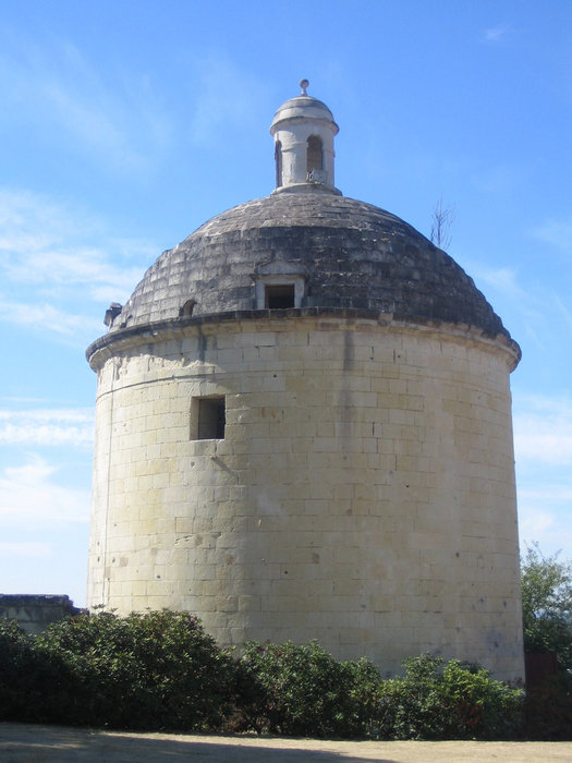 Замок Брезе. Одна из его башень Центр-Долина Луары, Франция