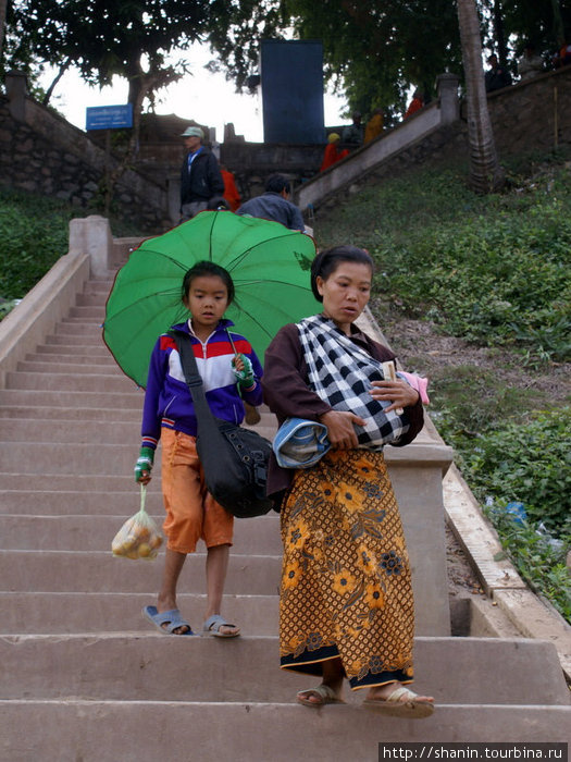 Спуск по лестнице Лаос