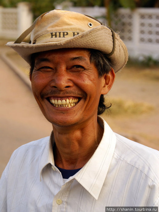 Оптимист Лаос