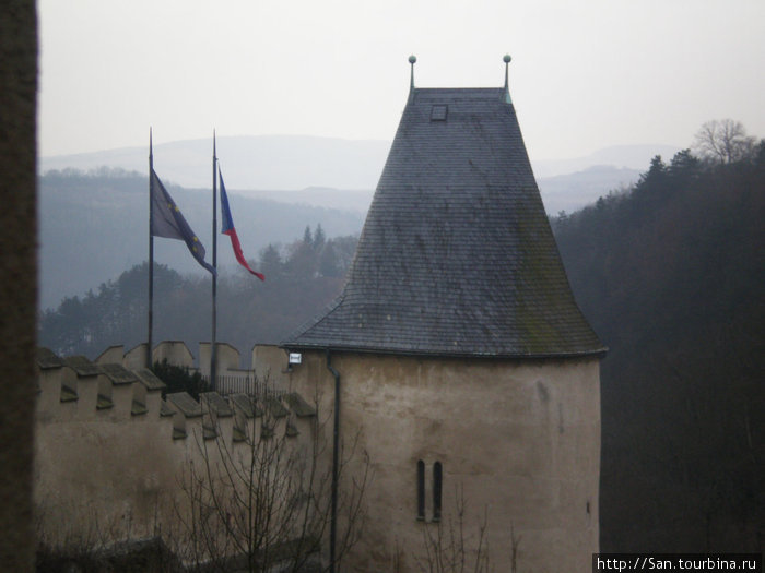 Настоящий средневековый замок Карлштейн, Чехия