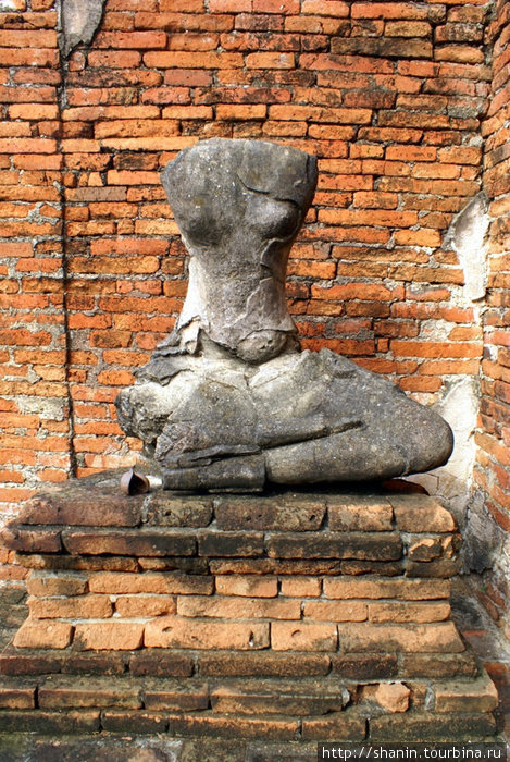 Будда без головы Аюттхая, Таиланд