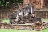 Руины статуи Будды