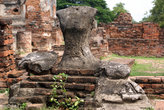 Обломки статуи Будды