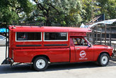 Маршрутное такси идет от вата Пхра-Сингх к вату Пхра-Тхат-Дой-Сутхеп