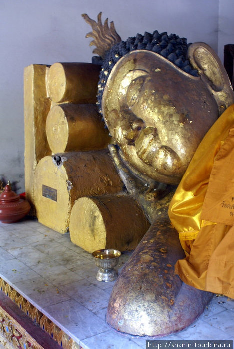Голова лежащего Будды Чиангмай, Таиланд