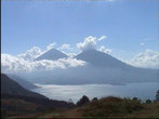 Озеро Atitlan,считается самым глубоким в Центральной Америке,глубина 350 метров.