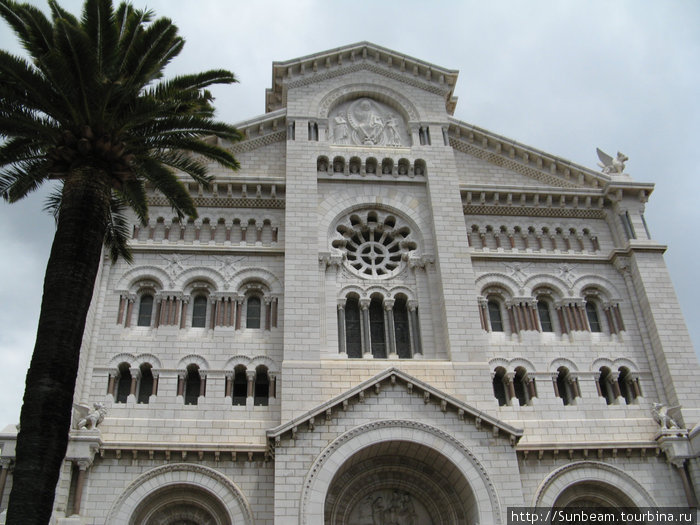 Кафедральный собор, здесь венчались принц Ренье и голливудская актриса Грейс Келли Монако