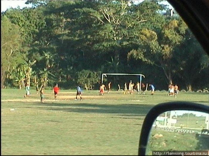В Гондурасе очень много футбольных полей,почти в каждом поселении,не зря Гондурас попал на чемпионат Мира в ЮАР. Гондурас