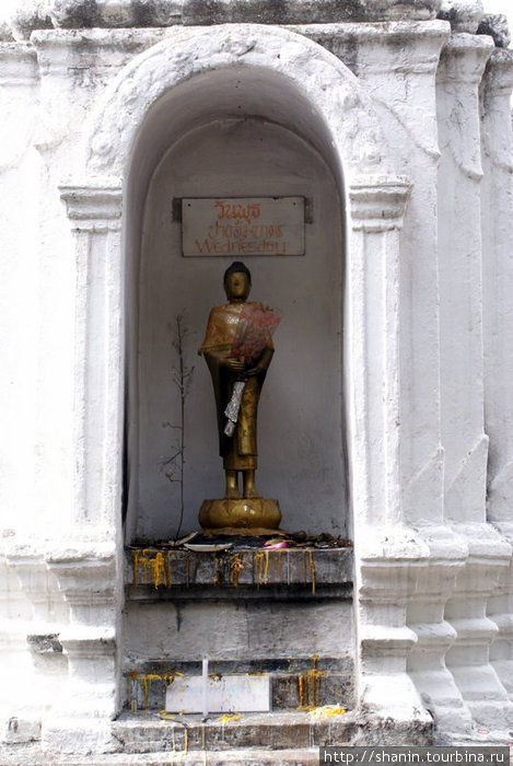 Будда в нише Лампанг, Таиланд
