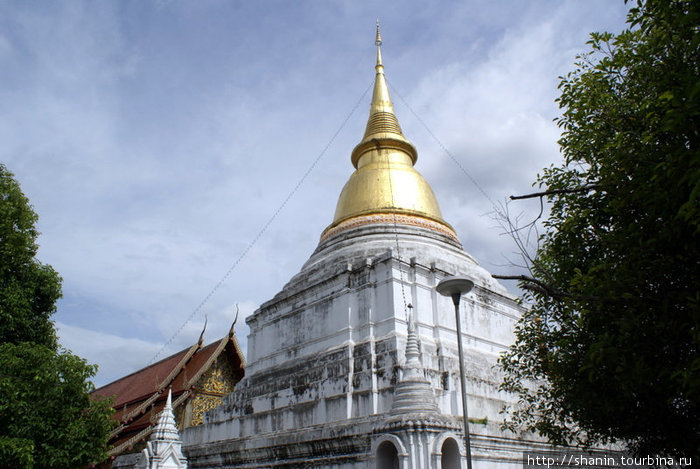 Позолоченная ступа Лампанг, Таиланд
