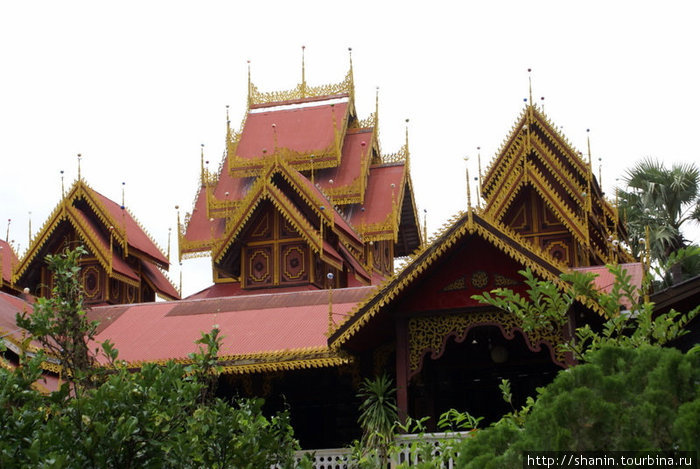 Крыша в бирманском стиле Лампанг, Таиланд