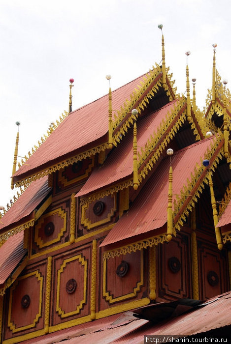 Крыша храма Лампанг, Таиланд