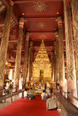 В храме вата Пхра-Тхат-Лампанг-Луанг