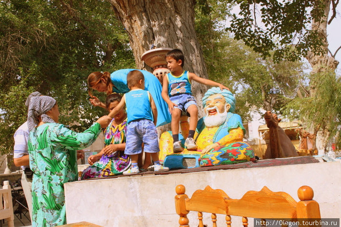 Детвора и мамы Бухара, Узбекистан