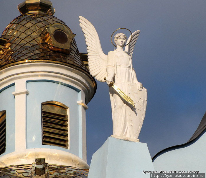 Кроме иконы, в церкви хранятся мощи Св. Валентина — покровителя влюблённых. Самбор, Украина