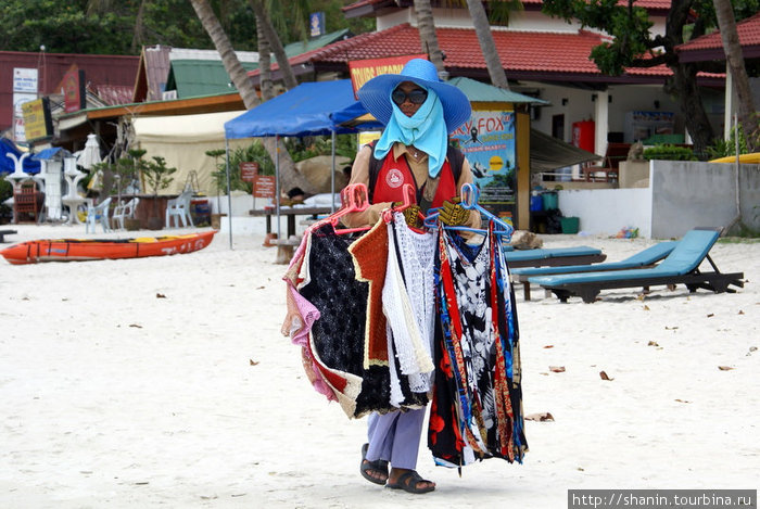 Торговец на пляже Остров Самуи, Таиланд