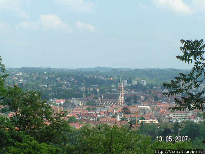 Вид на город и горы Грац, Австрия