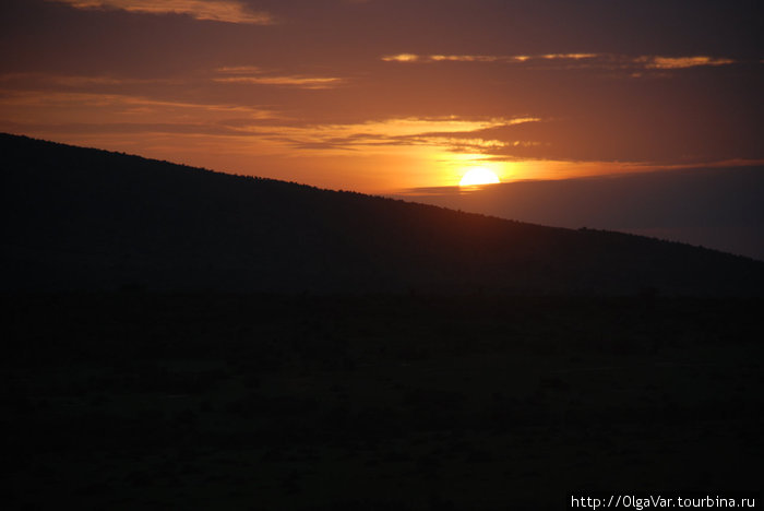 Закат в заповеднике Масай Мара Масаи-Мара Национальный Парк, Кения