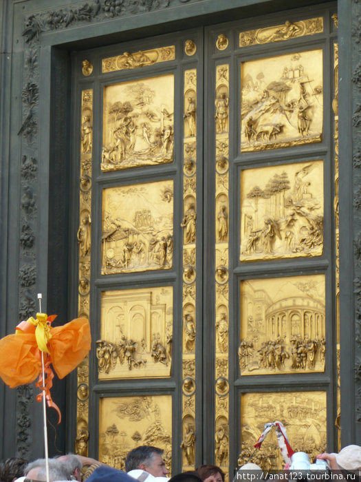 Золотые ворота во Флоренции Италия