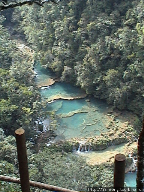 А над этим местом с гор стекала другая река,и получалось ,что реки текут одна над другой. Гондурас