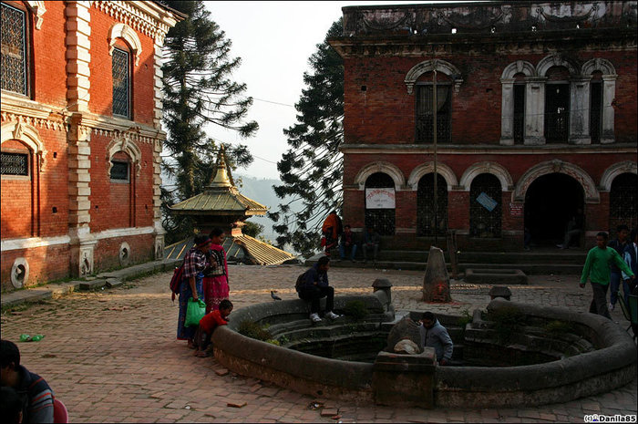 А рядом индуистские штуки. Сангку, Непал