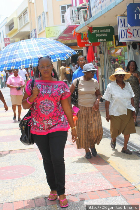 Спрятаться от солнца под зонтом Барбадос