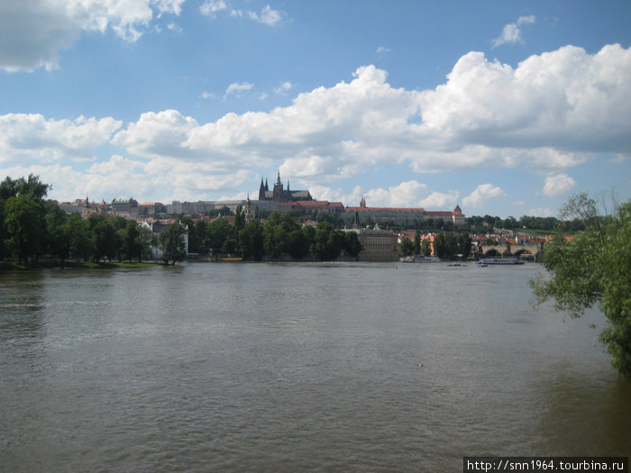 вид на Град с моста Legii Прага, Чехия