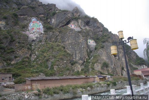 Кангдинг — древняя граница китайской и тибетской цивилизаций. И до сих пор это место, где встречаются две культуры Данба, Китай