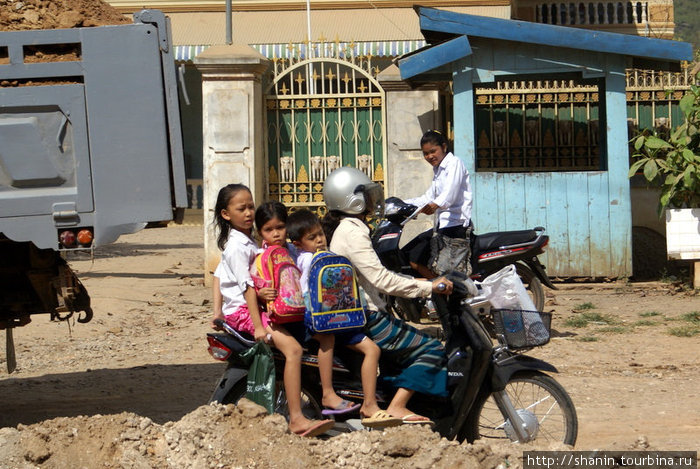 Многоместный мотоцикл Камбоджа