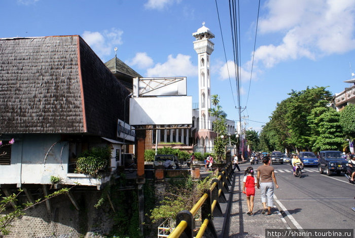 Улица Денпасара Денпасар, Индонезия