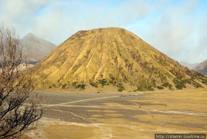 Вулкан Баток не действует Проболингго, Индонезия