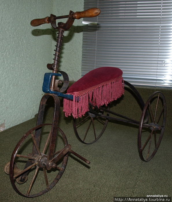 Детский кованный велосипед 1905 года Шауляй, Литва