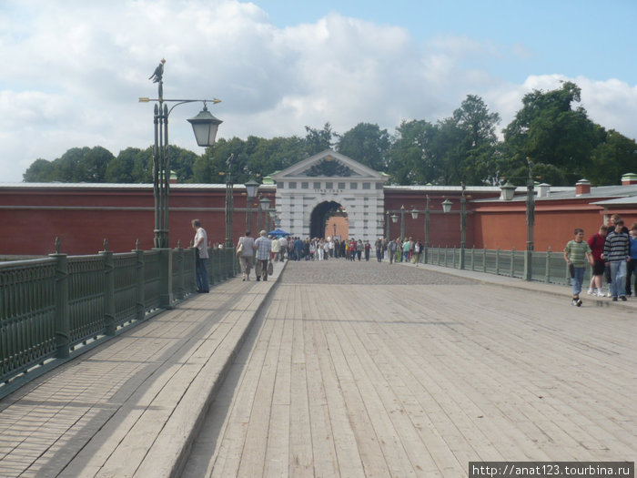 Полдень в Петропавловской крепости Санкт-Петербург, Россия