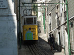 Трамвайчик в Lisboa. Обожаю .... На трамвайчик мы взяли тоже four one way tickets :-)