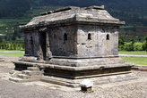 Гробница в храмовом комплексе Арджуны