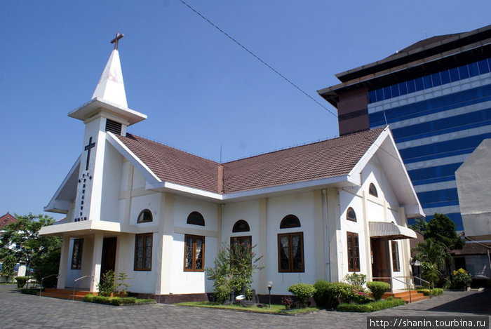 Церковь Суракарта, Индонезия