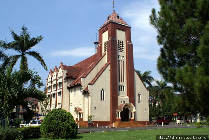 Голландская церковь Богор, Индонезия