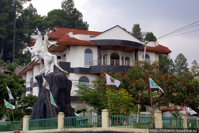 Памятник Букиттинги, Индонезия